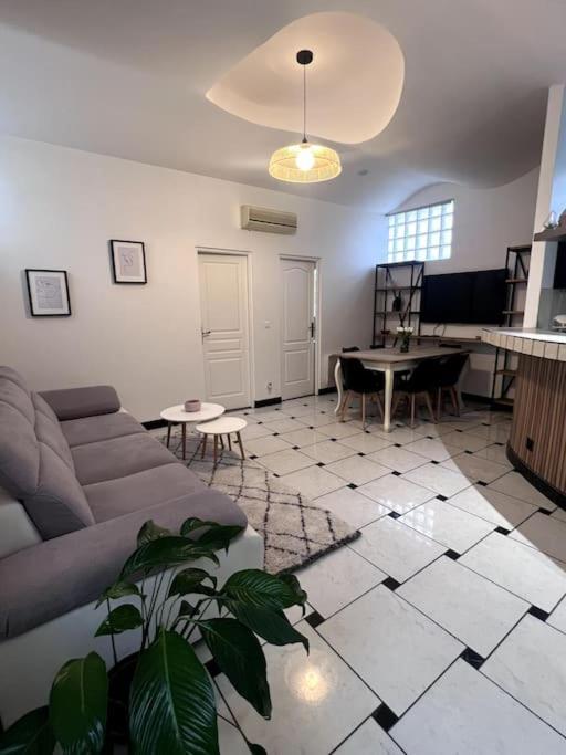 Stea Guesthouse Proche Paris 빌뇌브 르 루아 외부 사진
